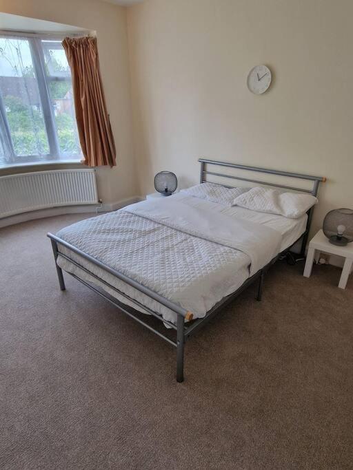 Apartment Lovely 2 Bedroom ! *